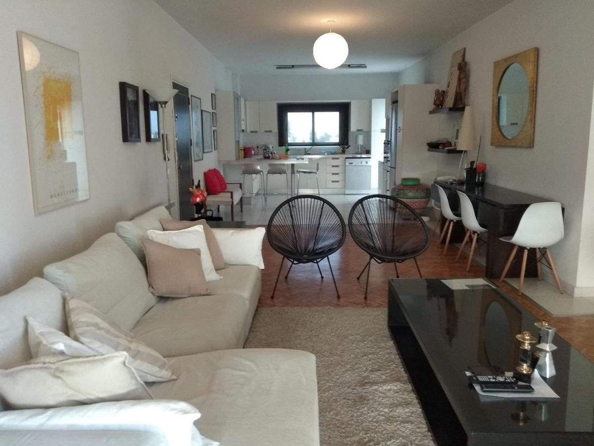 Seaside Spacious Apartment With Sea View Лимасол Экстерьер фото